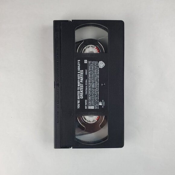 You're Invited To Mary-Kate & Ashley's Greatest Parties VHS Tape 2000 - Picture 3 of 9
